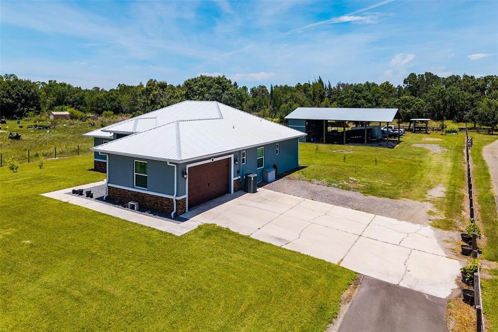 For Sale: $799,000 (4 beds, 2 baths, 1989 Square Feet)