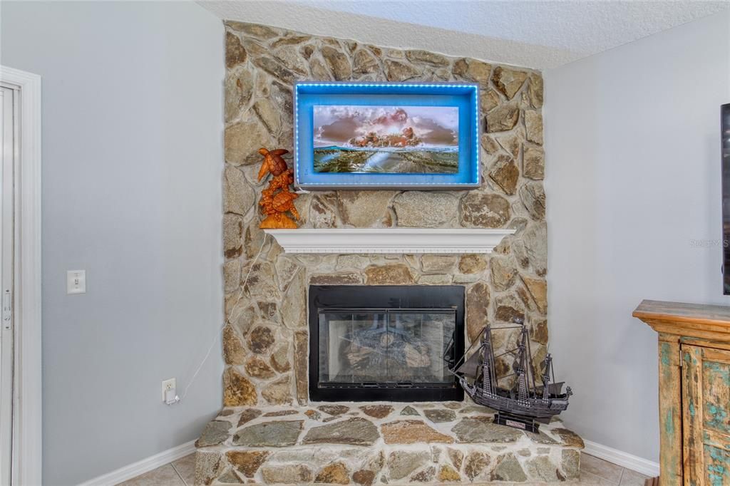For Sale: $450,000 (2 beds, 2 baths, 2352 Square Feet)