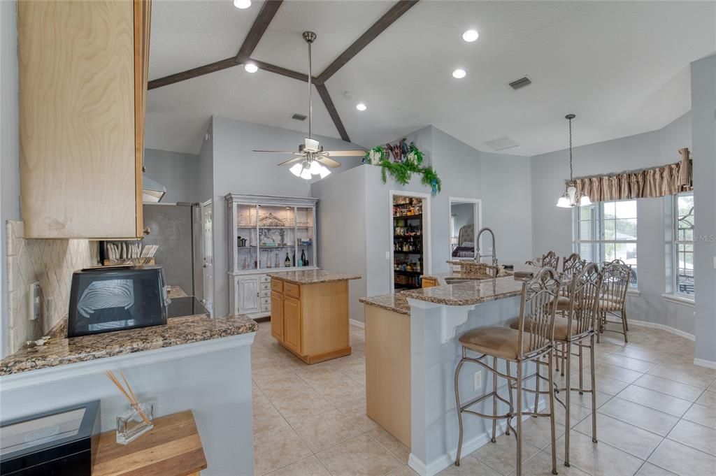 For Sale: $450,000 (2 beds, 2 baths, 2352 Square Feet)