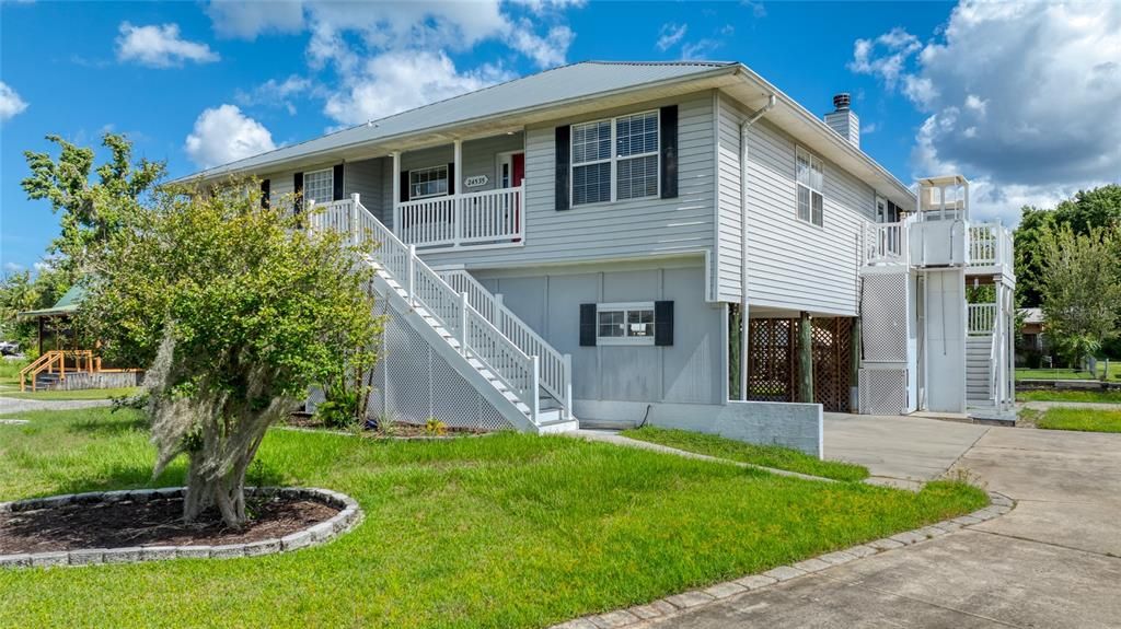 For Sale: $450,000 (2 beds, 2 baths, 2352 Square Feet)