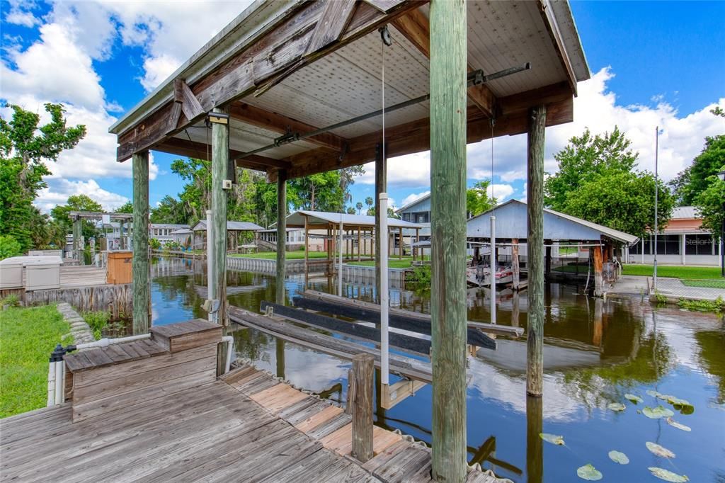 For Sale: $450,000 (2 beds, 2 baths, 2352 Square Feet)