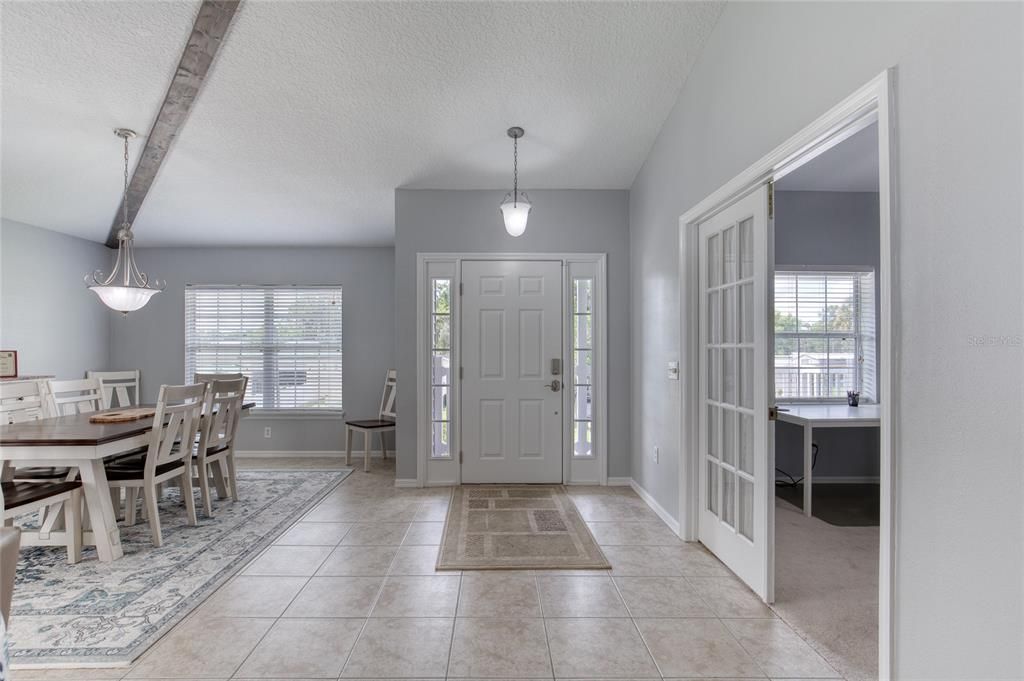 For Sale: $450,000 (2 beds, 2 baths, 2352 Square Feet)