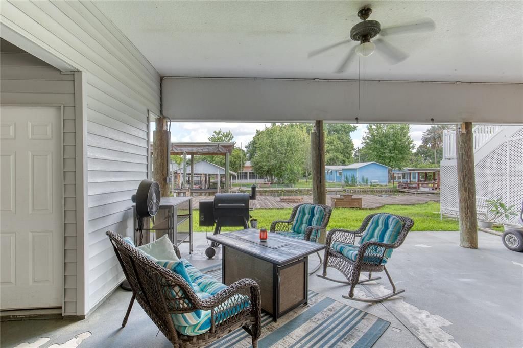 For Sale: $450,000 (2 beds, 2 baths, 2352 Square Feet)