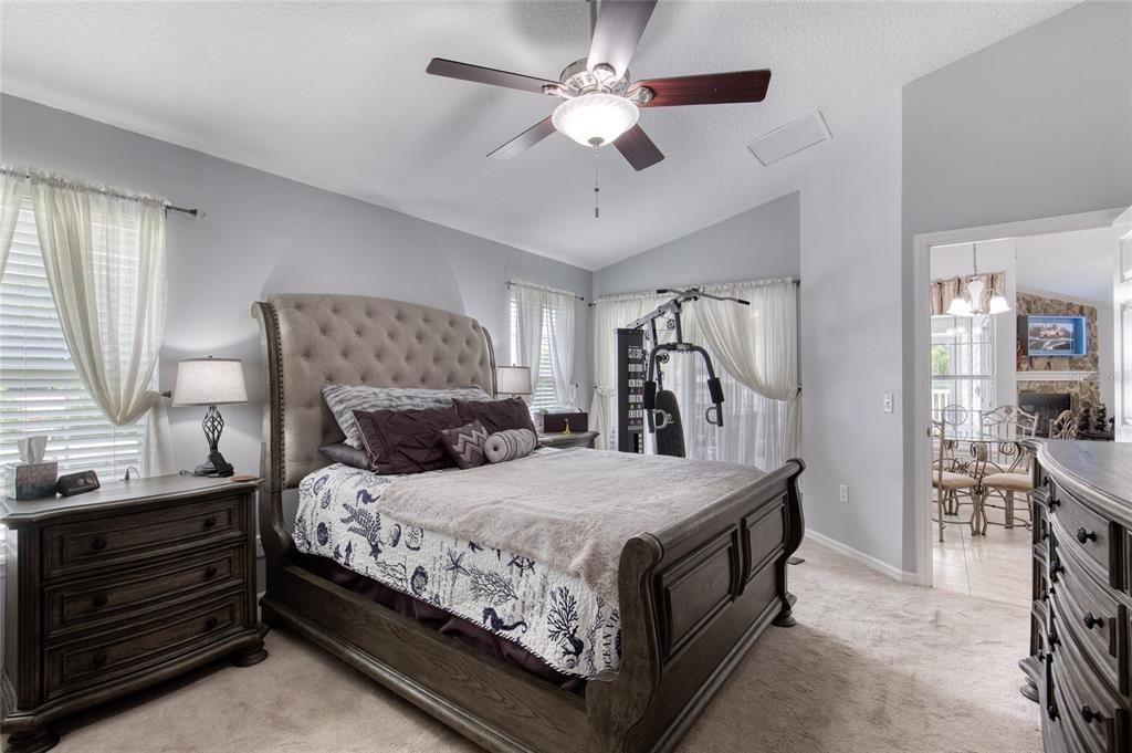 For Sale: $450,000 (2 beds, 2 baths, 2352 Square Feet)