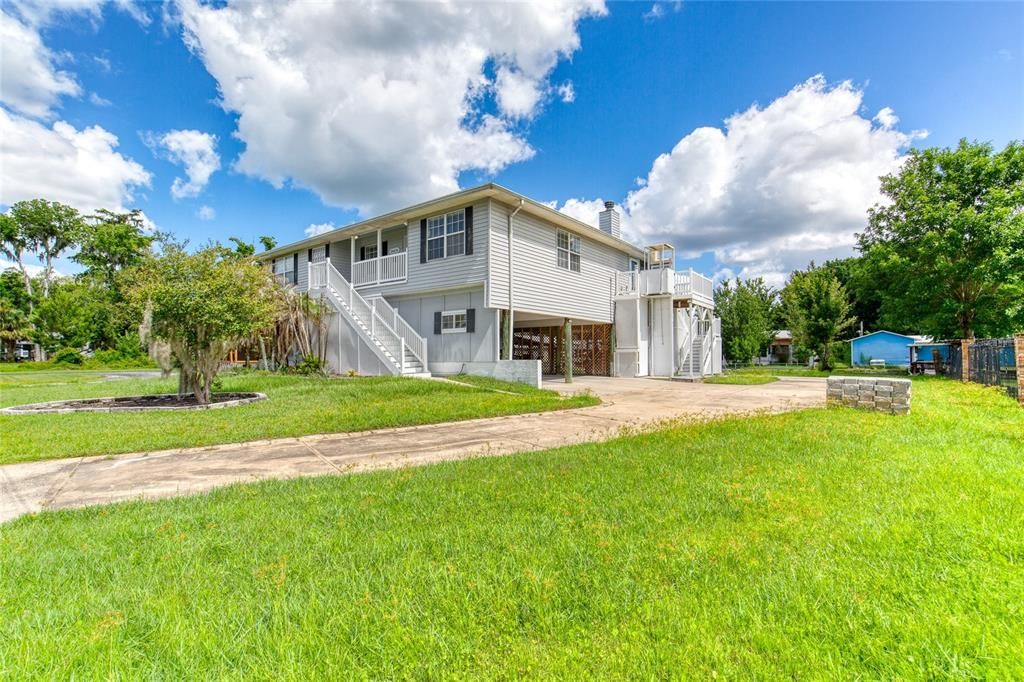 For Sale: $450,000 (2 beds, 2 baths, 2352 Square Feet)