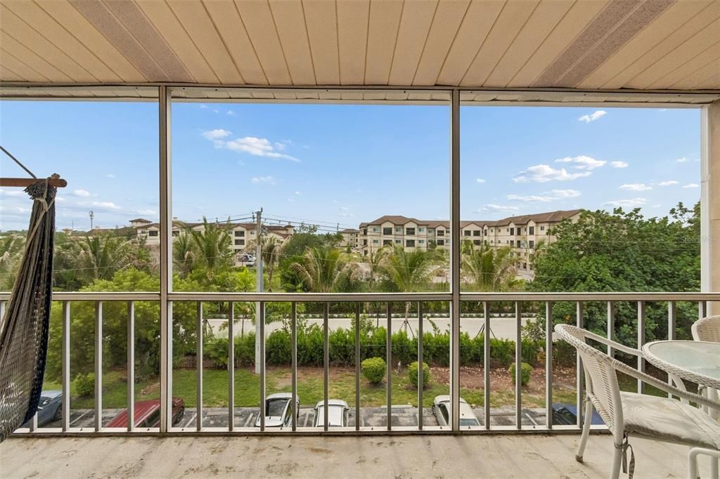 待售: $190,000 (2 贝兹, 2 浴室, 1040 平方英尺)
