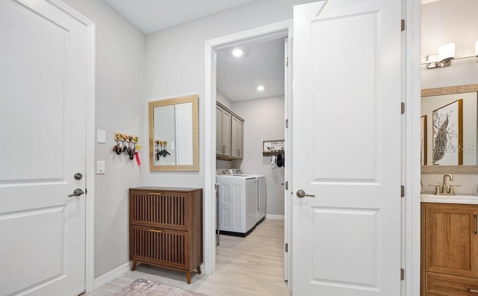 For Sale: $809,000 (5 beds, 4 baths, 2792 Square Feet)