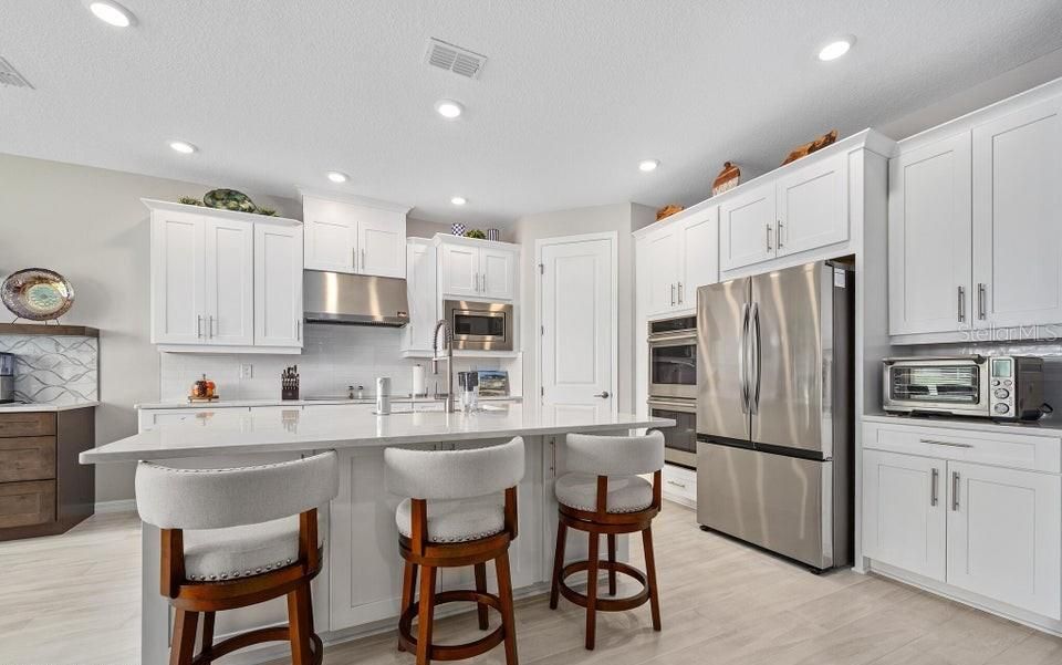 For Sale: $809,000 (5 beds, 4 baths, 2792 Square Feet)