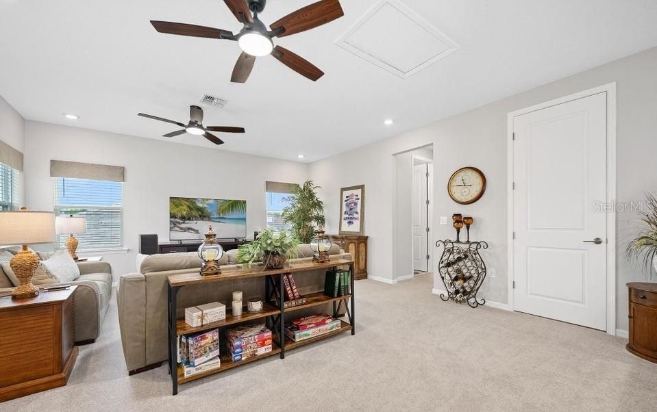 For Sale: $809,000 (5 beds, 4 baths, 2792 Square Feet)