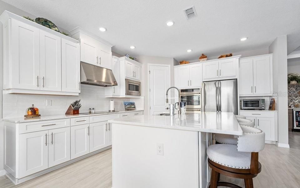 For Sale: $809,000 (5 beds, 4 baths, 2792 Square Feet)