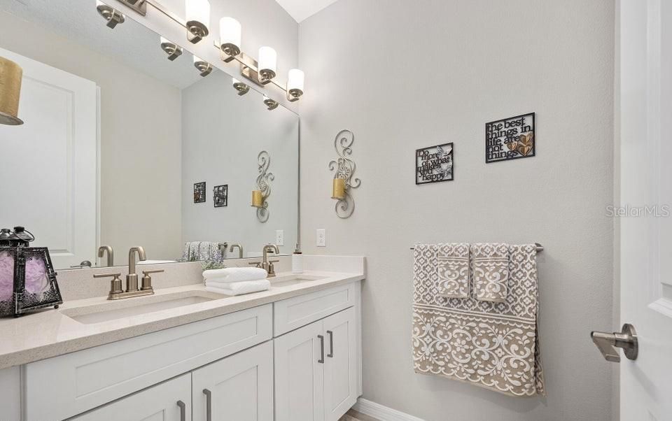 For Sale: $809,000 (5 beds, 4 baths, 2792 Square Feet)