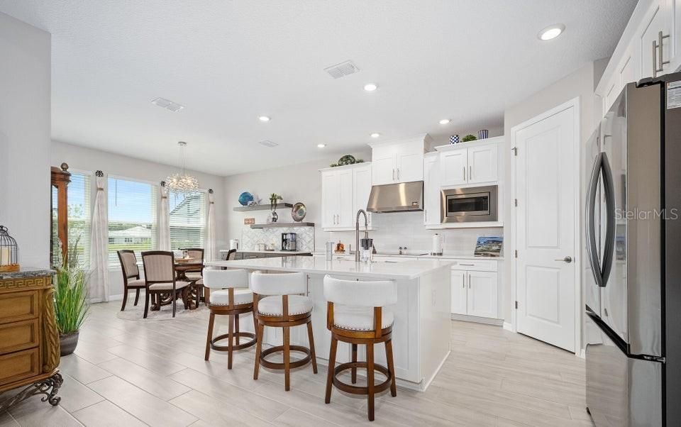 For Sale: $809,000 (5 beds, 4 baths, 2792 Square Feet)