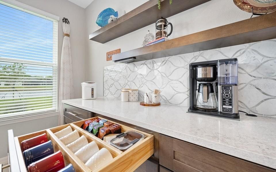 For Sale: $809,000 (5 beds, 4 baths, 2792 Square Feet)