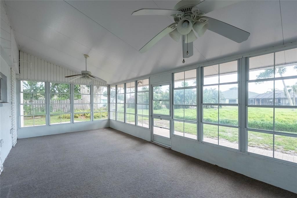 For Sale: $450,000 (3 beds, 2 baths, 2118 Square Feet)