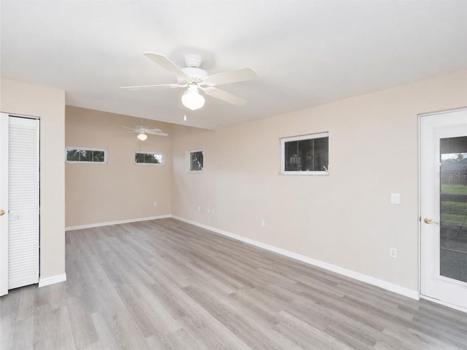 For Sale: $450,000 (3 beds, 2 baths, 2118 Square Feet)