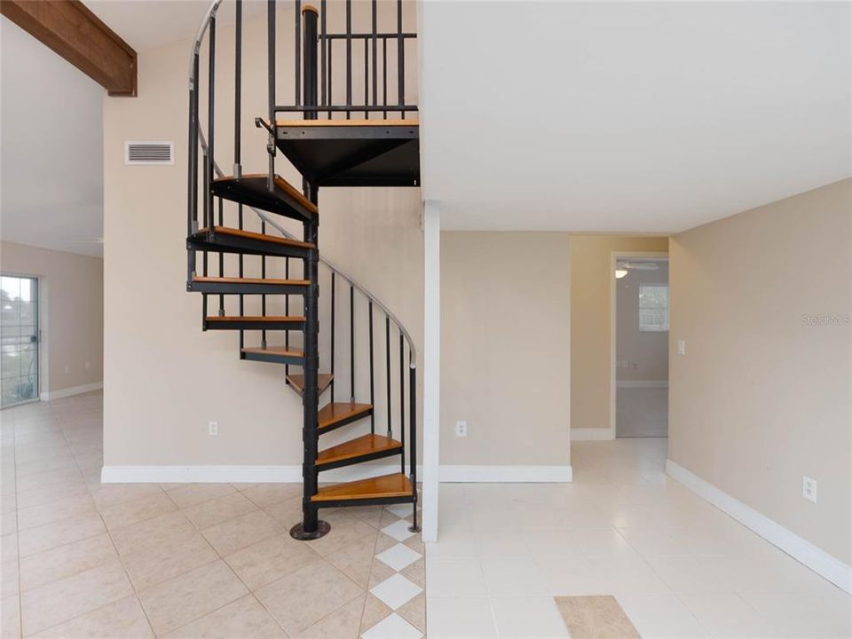 For Sale: $450,000 (3 beds, 2 baths, 2118 Square Feet)