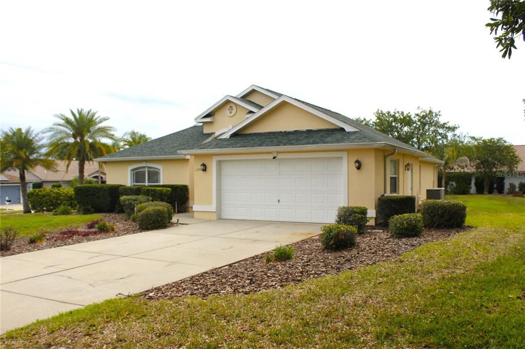 For Sale: $355,000 (3 beds, 2 baths, 1643 Square Feet)