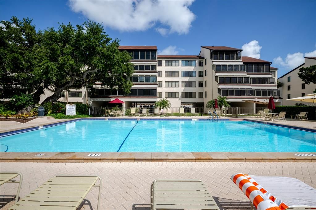 For Sale: $650,137 (2 beds, 2 baths, 1387 Square Feet)