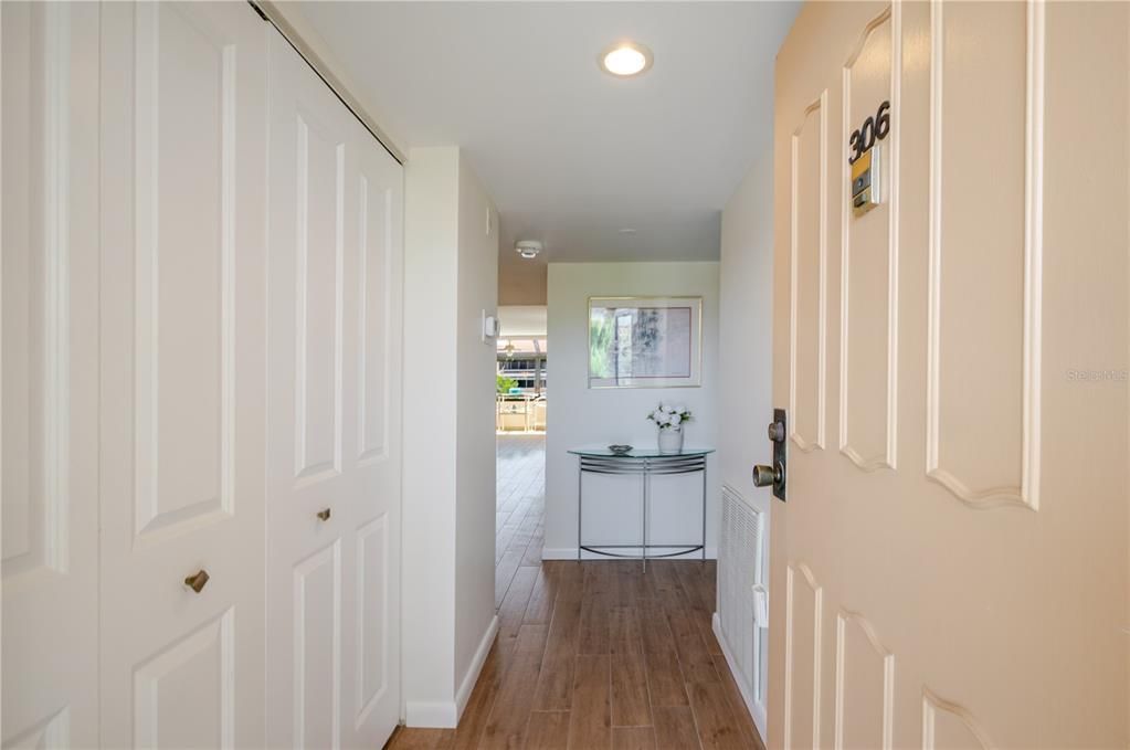 For Sale: $650,137 (2 beds, 2 baths, 1387 Square Feet)