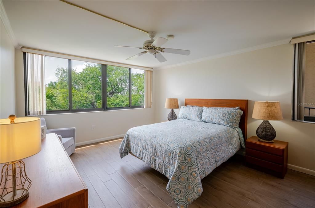 For Sale: $650,137 (2 beds, 2 baths, 1387 Square Feet)