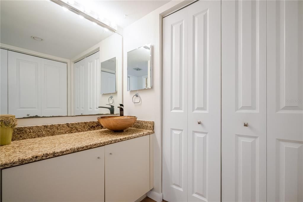 For Sale: $650,137 (2 beds, 2 baths, 1387 Square Feet)