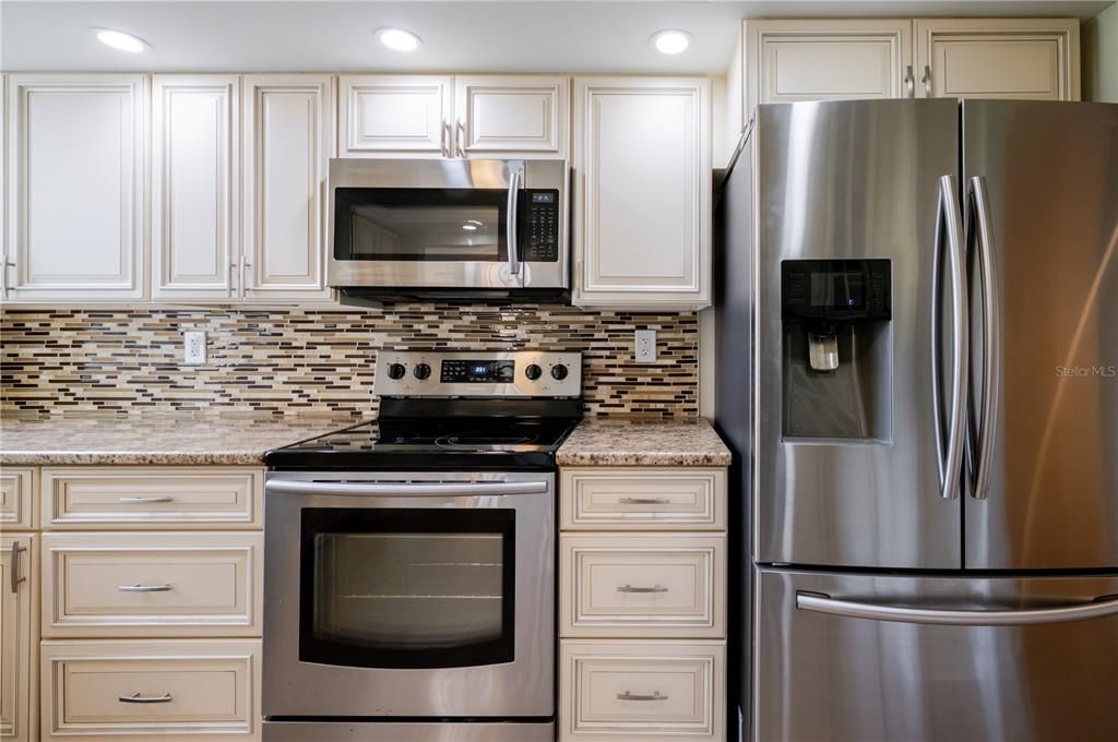 For Sale: $650,137 (2 beds, 2 baths, 1387 Square Feet)