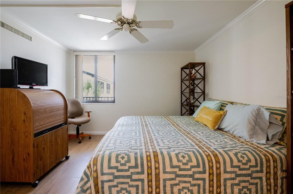 For Sale: $650,137 (2 beds, 2 baths, 1387 Square Feet)