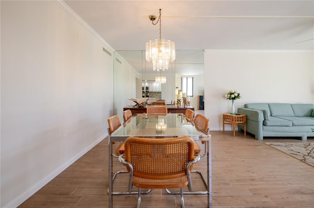 For Sale: $650,137 (2 beds, 2 baths, 1387 Square Feet)