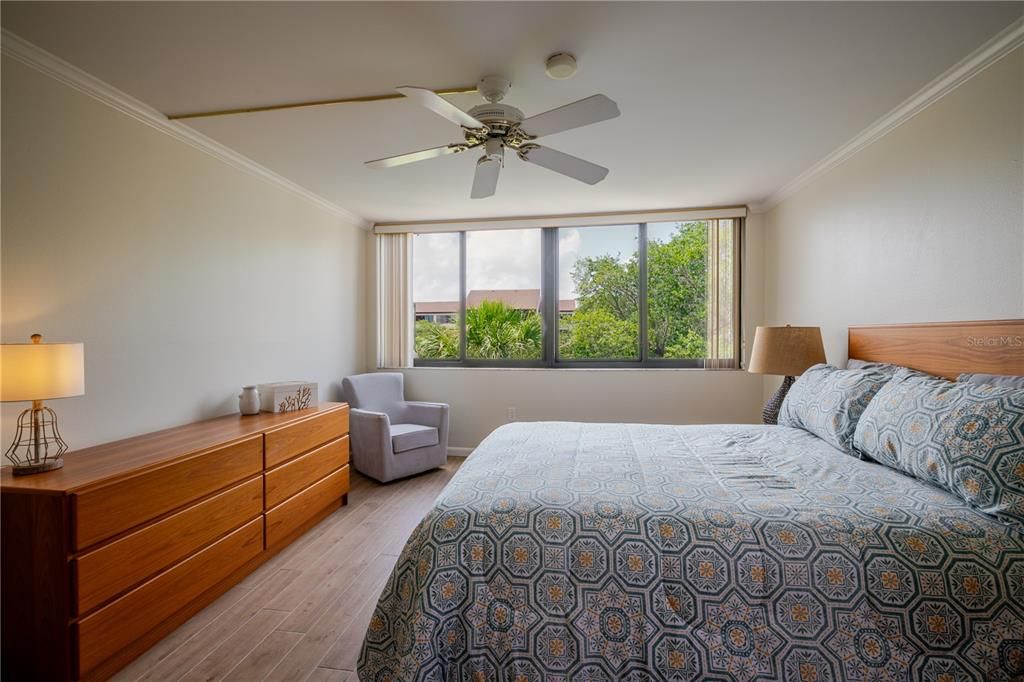 For Sale: $650,137 (2 beds, 2 baths, 1387 Square Feet)