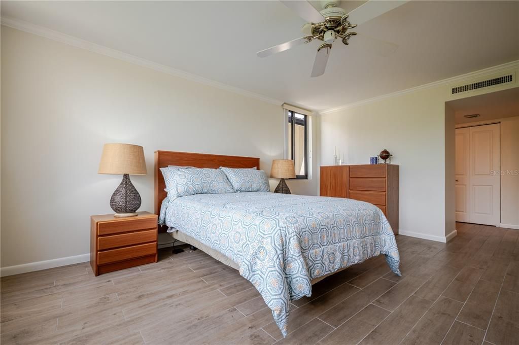 For Sale: $650,137 (2 beds, 2 baths, 1387 Square Feet)