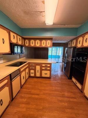 For Sale: $399,000 (3 beds, 1 baths, 2970 Square Feet)