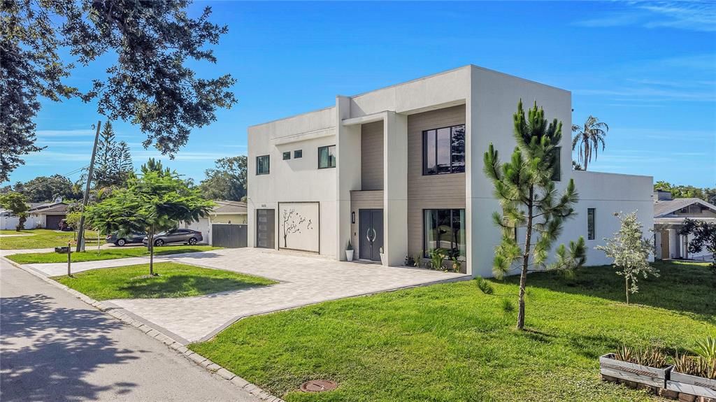 For Sale: $1,195,000 (3 beds, 4 baths, 3166 Square Feet)