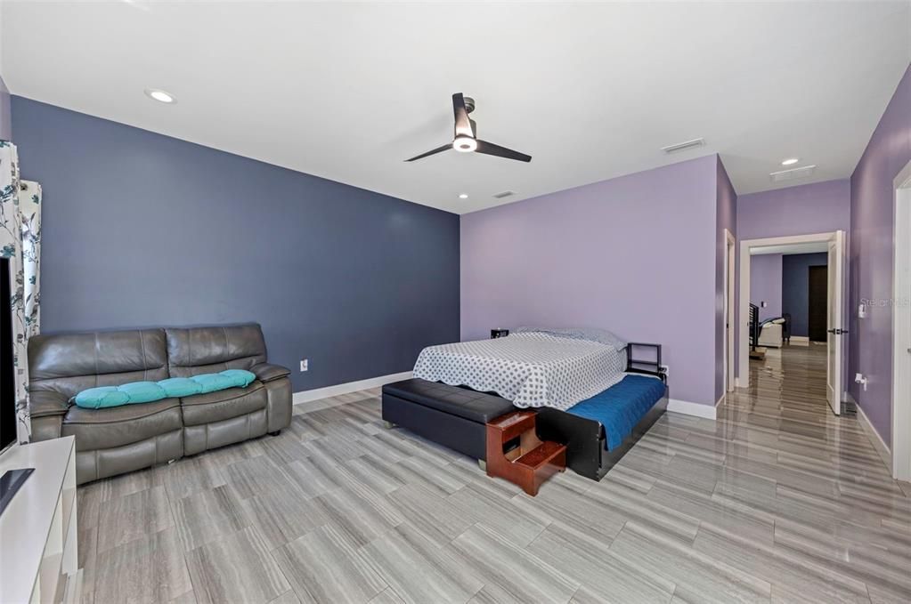 For Sale: $1,195,000 (3 beds, 4 baths, 3166 Square Feet)