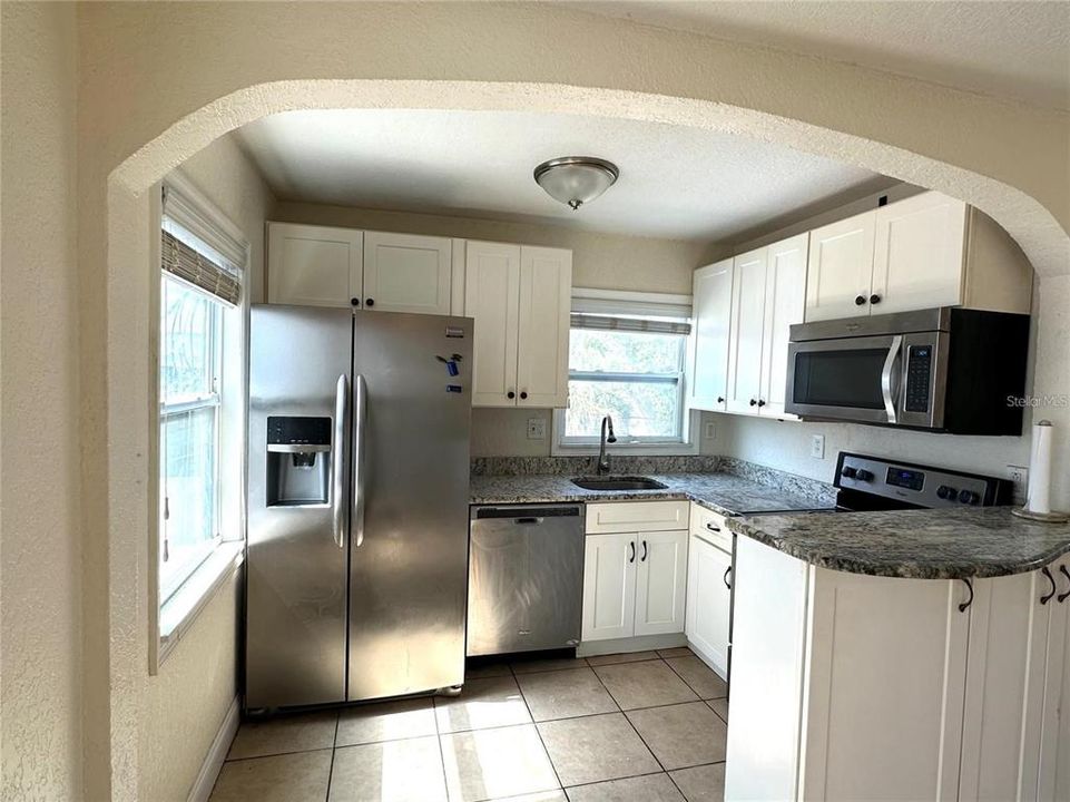 For Rent: $1,590 (1 beds, 1 baths, 440 Square Feet)