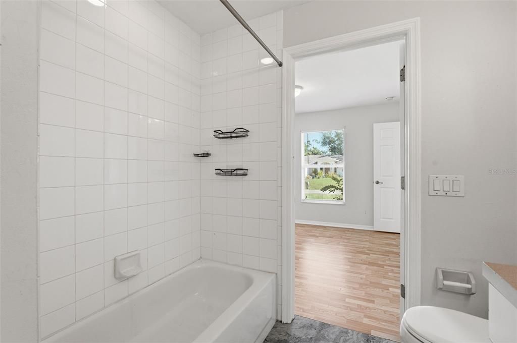 En Venta: $285,000 (3 camas, 2 baños, 1531 Pies cuadrados)