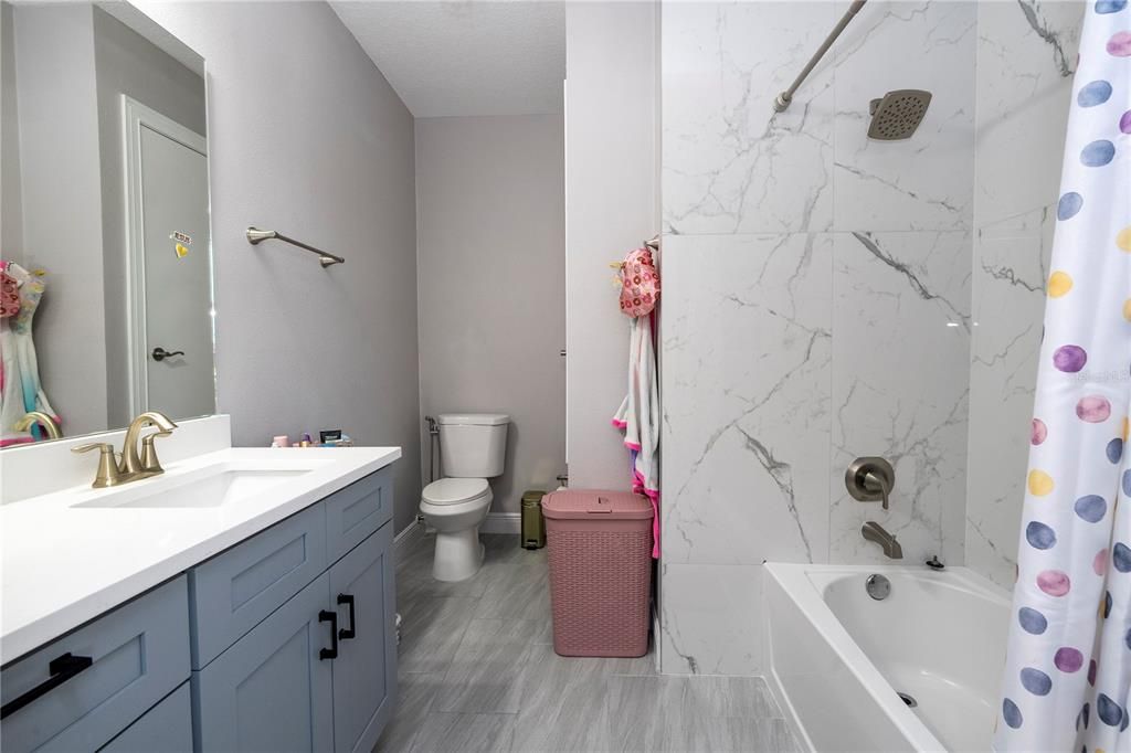 En Venta: $1,350,000 (5 camas, 5 baños, 2899 Pies cuadrados)