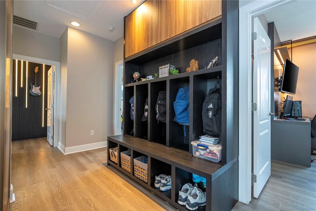 En Venta: $1,350,000 (5 camas, 5 baños, 2899 Pies cuadrados)