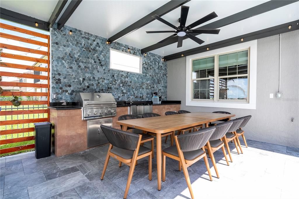 En Venta: $1,350,000 (5 camas, 5 baños, 2899 Pies cuadrados)
