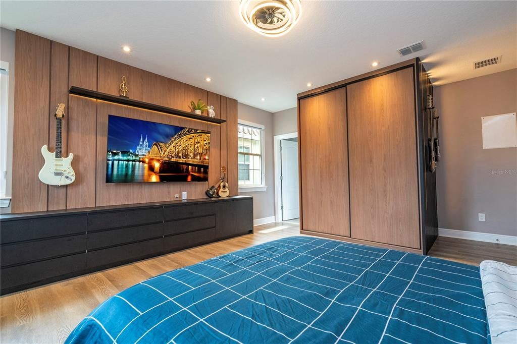 En Venta: $1,350,000 (5 camas, 5 baños, 2899 Pies cuadrados)