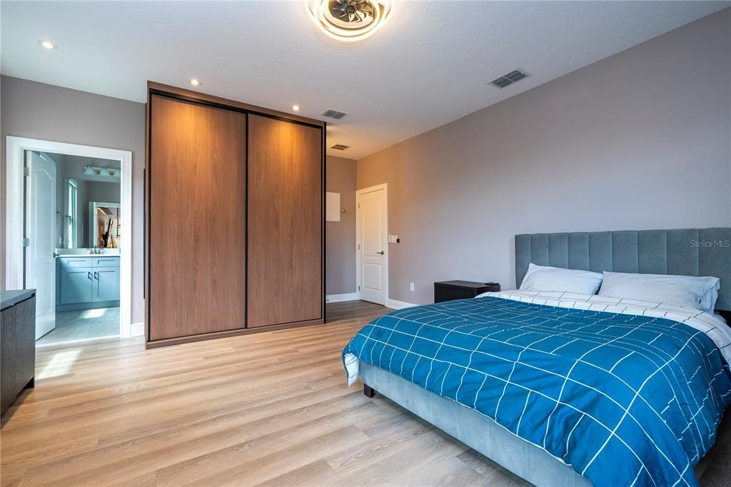 En Venta: $1,350,000 (5 camas, 5 baños, 2899 Pies cuadrados)