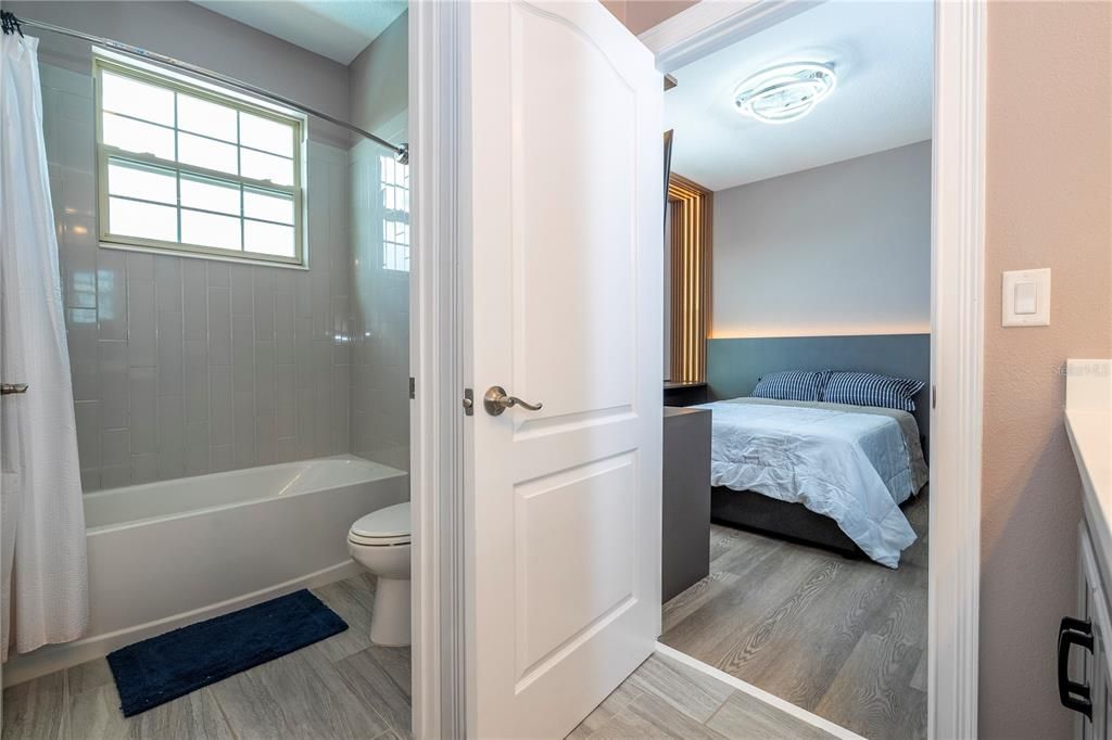 En Venta: $1,350,000 (5 camas, 5 baños, 2899 Pies cuadrados)