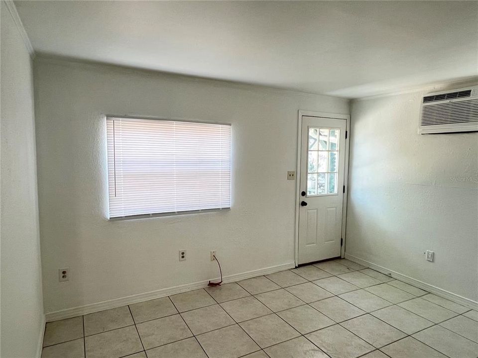 For Sale: $875,000 (9 beds, 0 baths, 3521 Square Feet)