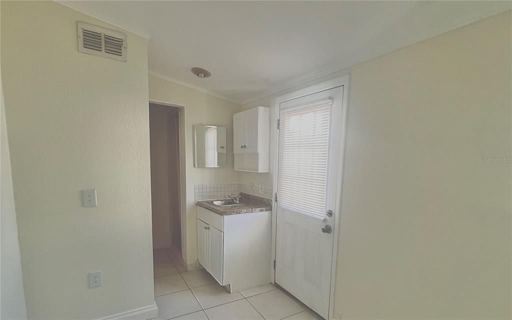 For Sale: $875,000 (9 beds, 0 baths, 3521 Square Feet)
