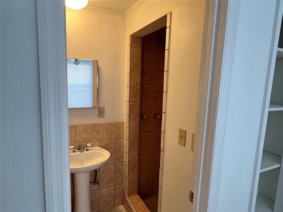 For Sale: $875,000 (9 beds, 0 baths, 3521 Square Feet)