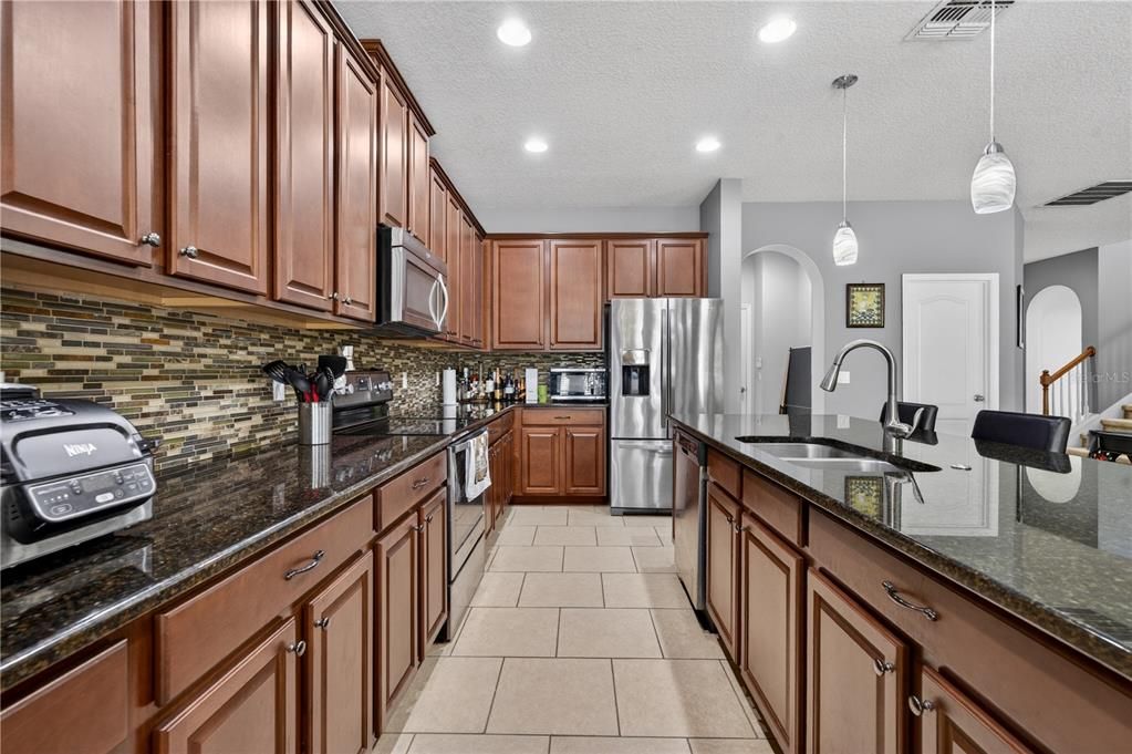 For Sale: $539,999 (4 beds, 2 baths, 2866 Square Feet)