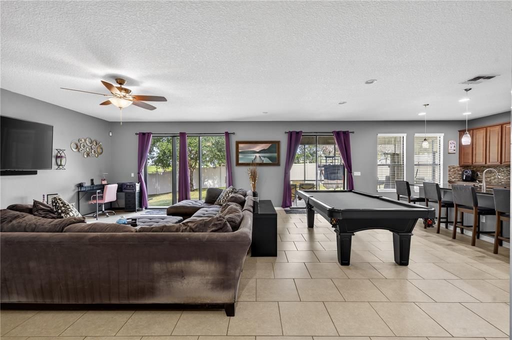 For Sale: $539,999 (4 beds, 2 baths, 2866 Square Feet)