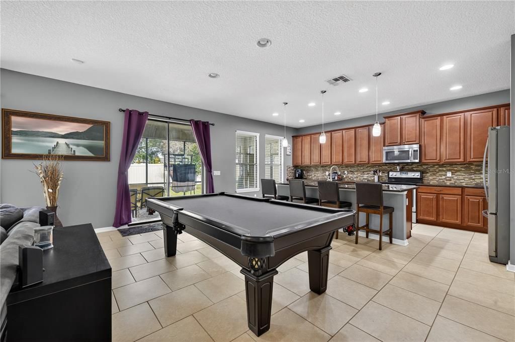 For Sale: $539,999 (4 beds, 2 baths, 2866 Square Feet)