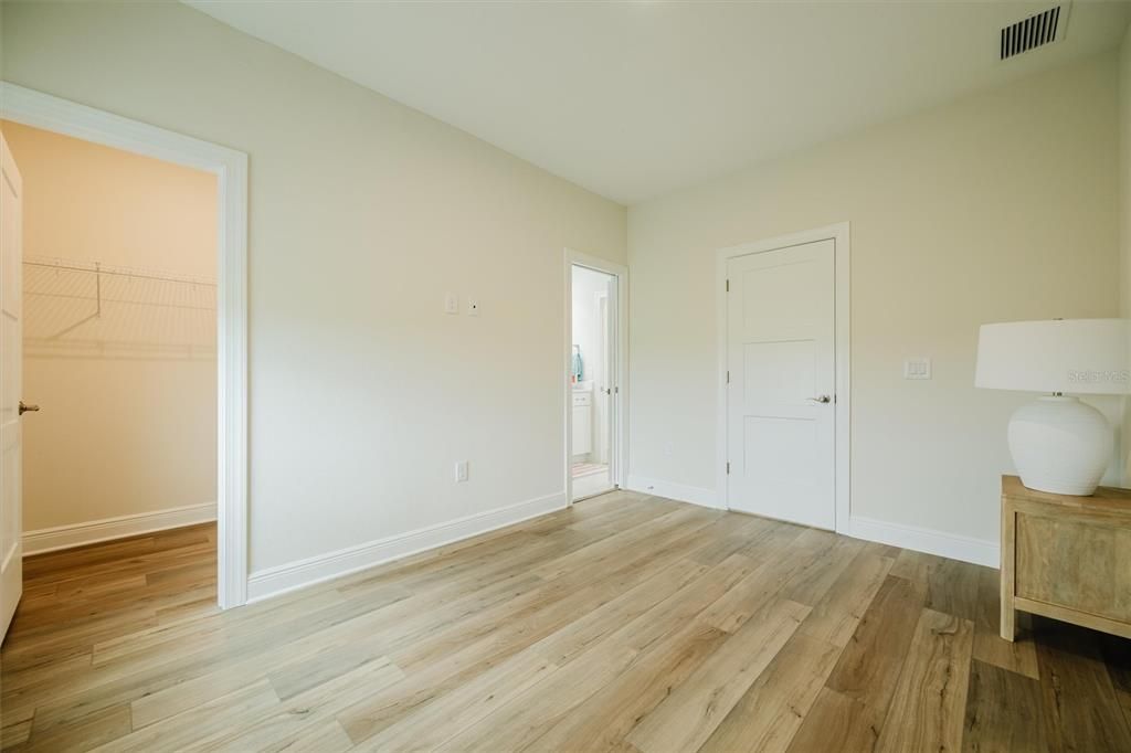 For Rent: $2,000 (1 beds, 1 baths, 800 Square Feet)