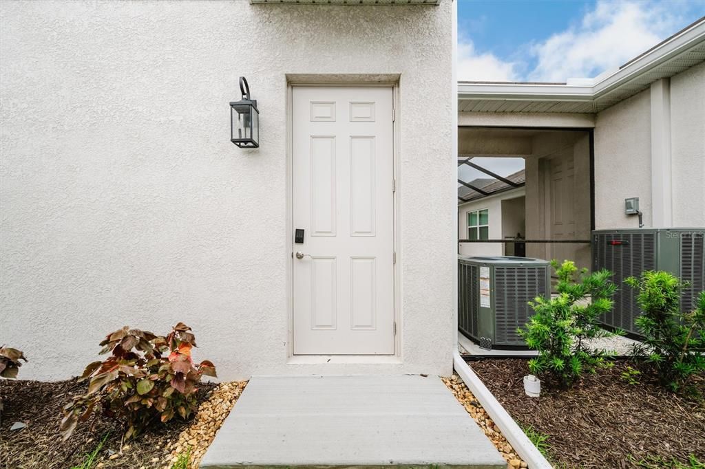 For Rent: $2,000 (1 beds, 1 baths, 800 Square Feet)