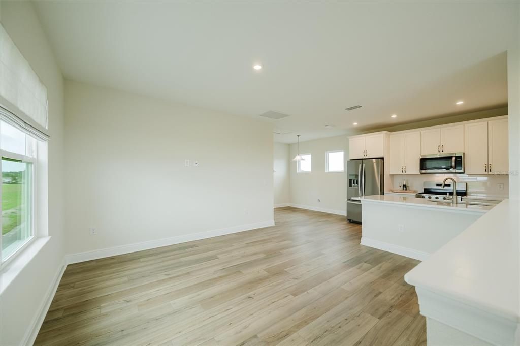 For Rent: $2,000 (1 beds, 1 baths, 800 Square Feet)